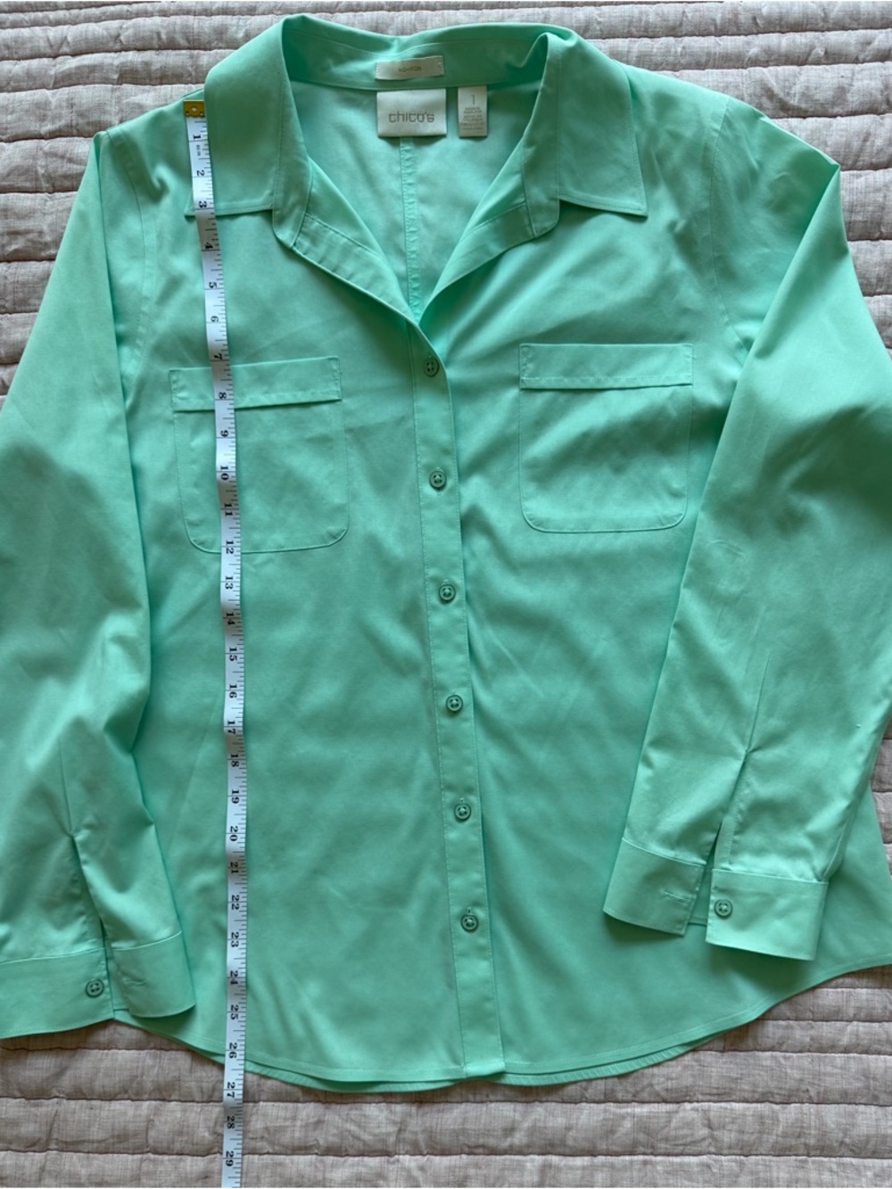 Chico’s No-Iron Button Down Shirt Size 1 Light Green Blouse - Picture 3 of 6